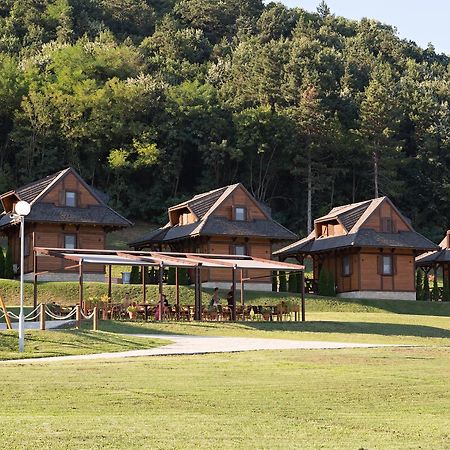Etno Naselje Vrdnicka Kula Bed & Breakfast Vrdnik Exterior photo