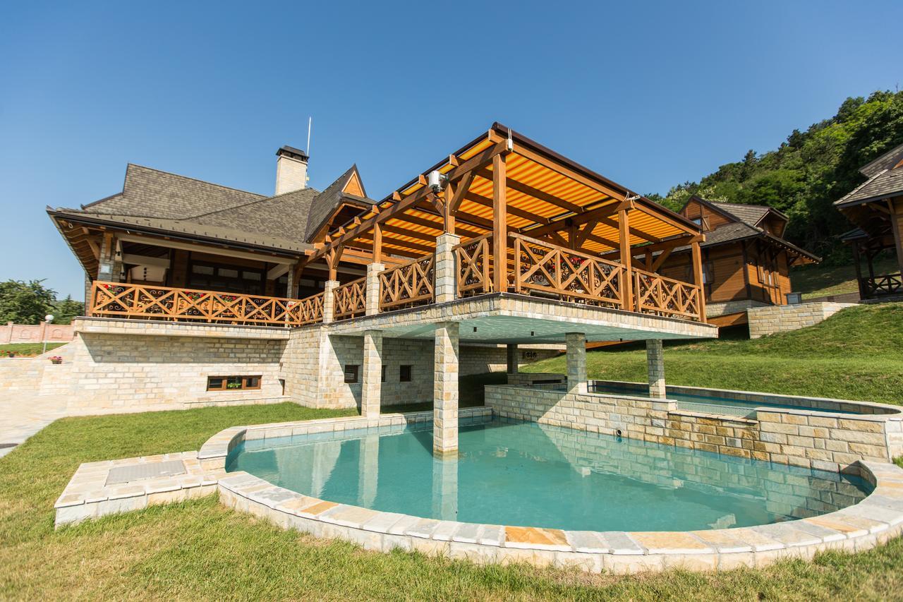 Etno Naselje Vrdnicka Kula Bed & Breakfast Vrdnik Exterior photo