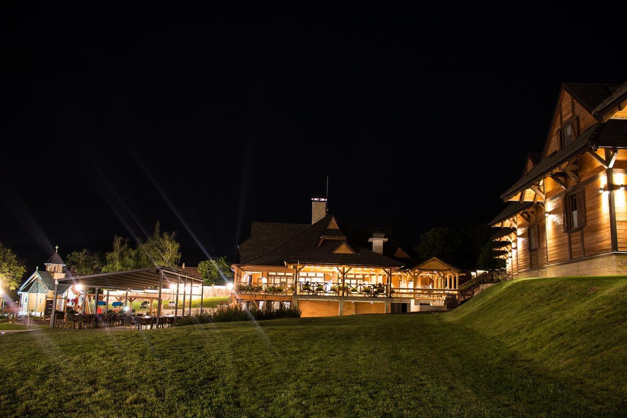 Etno Naselje Vrdnicka Kula Bed & Breakfast Vrdnik Exterior photo