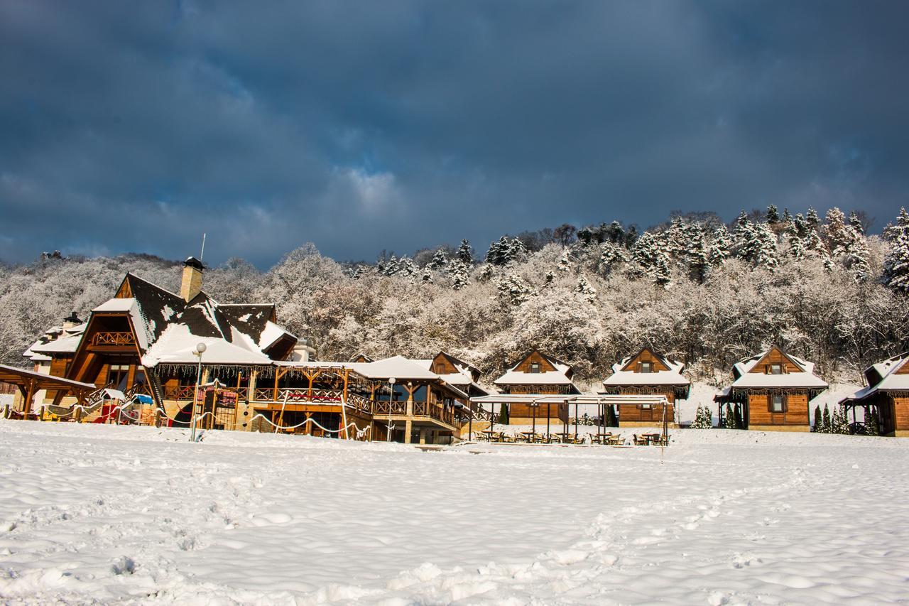 Etno Naselje Vrdnicka Kula Bed & Breakfast Vrdnik Exterior photo